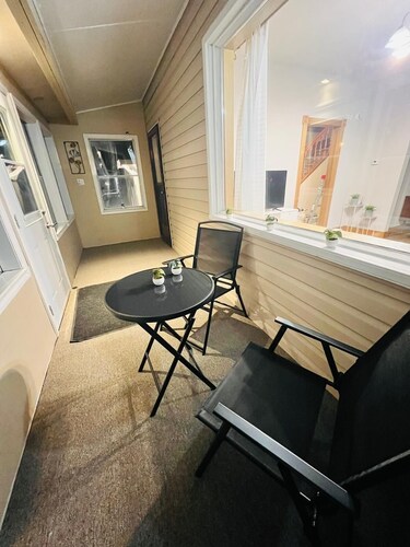 Spacious 3BR Retreat - 3 Min to Downtown