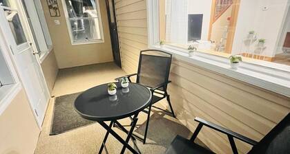 Spacious 3BR Retreat - 3 Min to Downtown