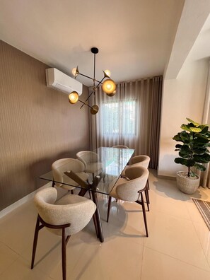 Dining - Quiet and cozy place (Santo Domingo)