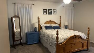 2 chambres, fer et planche à repasser, Wi-Fi, draps fournis