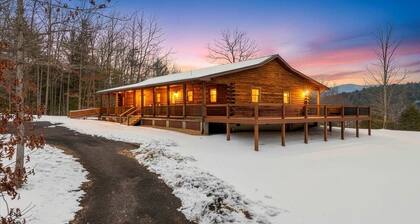 Modern Mountain Cabin • Hot Tub | Hot Springs, VA
