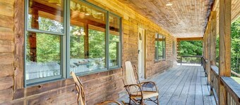 Modern Mountain Cabin • Hot Tub | Hot Springs, VA