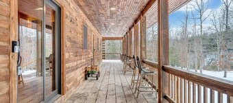 Modern Mountain Cabin • Hot Tub | Hot Springs, VA