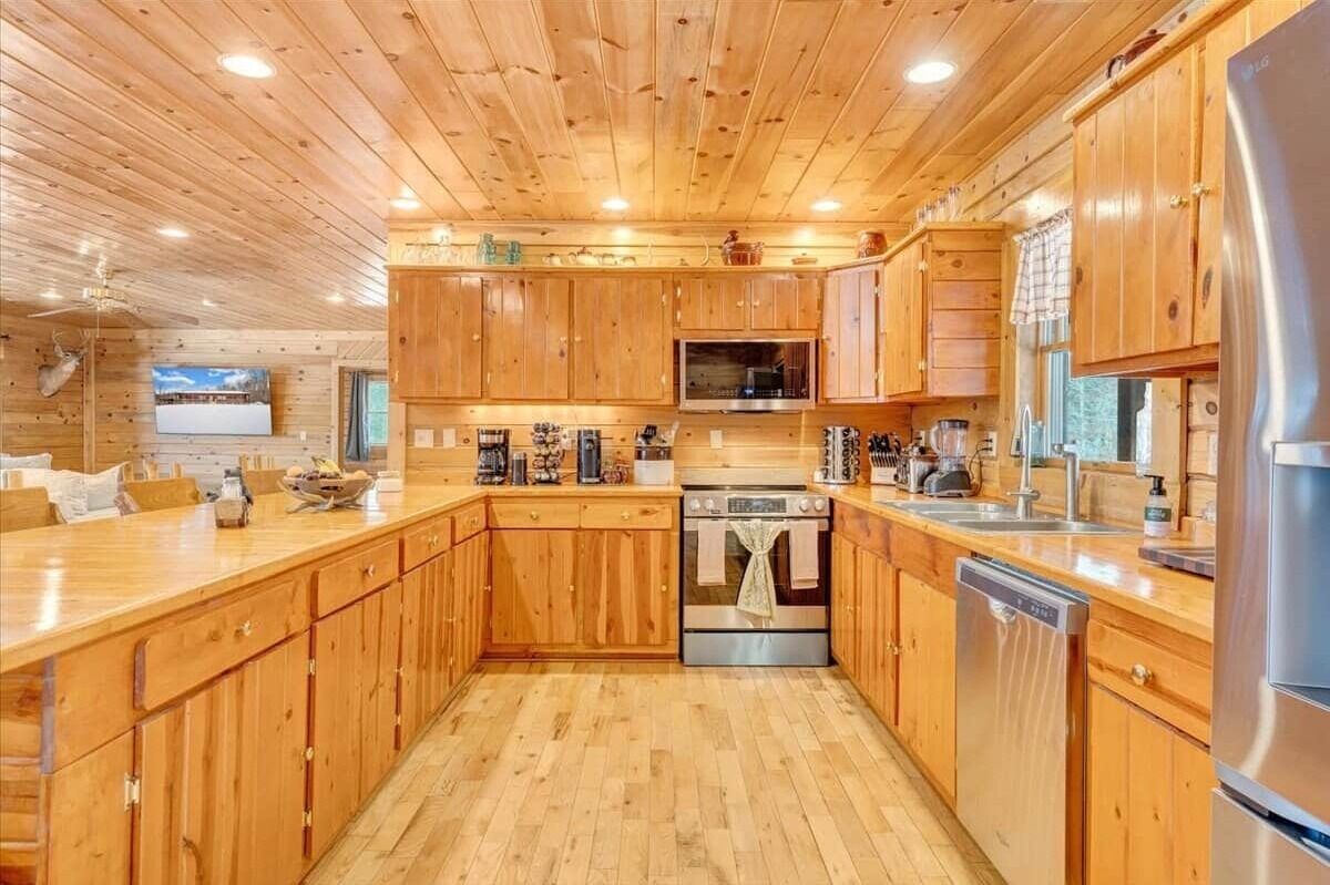 冰箱、微波炉、烤箱、炉灶