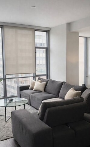 TV - Bright High-Rise 1BD Prime Downtown Stay (Dallas)