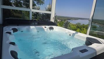 Bain à remous intérieur