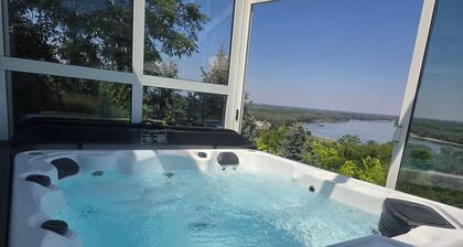Relax by the Danube with pool, wellness and unforgettable sunsets