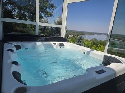 Relax by the Danube with pool, wellness and unforgettable sunsets