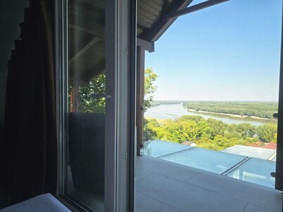 Relax by the Danube with pool, wellness and unforgettable sunsets