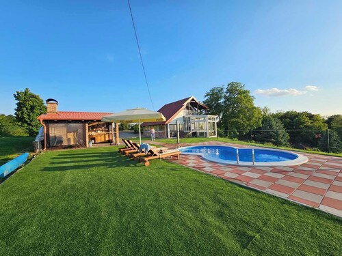 Relax by the Danube with pool, wellness and unforgettable sunsets