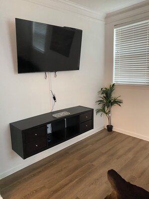 Interior - Cozy 1-bedroom apartment with AC in perfect Frisco (Frisco)