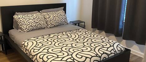 Iron/ironing board, WiFi, bed sheets