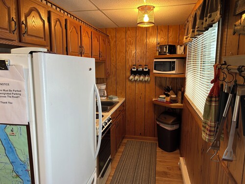 Perfect 3-bedroom cabin in enjoyable Marinesco getaway