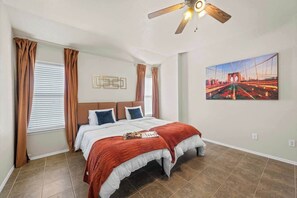 WiFi - NEW Killeen 8-10 Bd, sleeps max 10 ppl, 5 min to Fort Hood, Families, Groups, Pets Ok - Professionally Managed by Stay Albatross (Killeen)