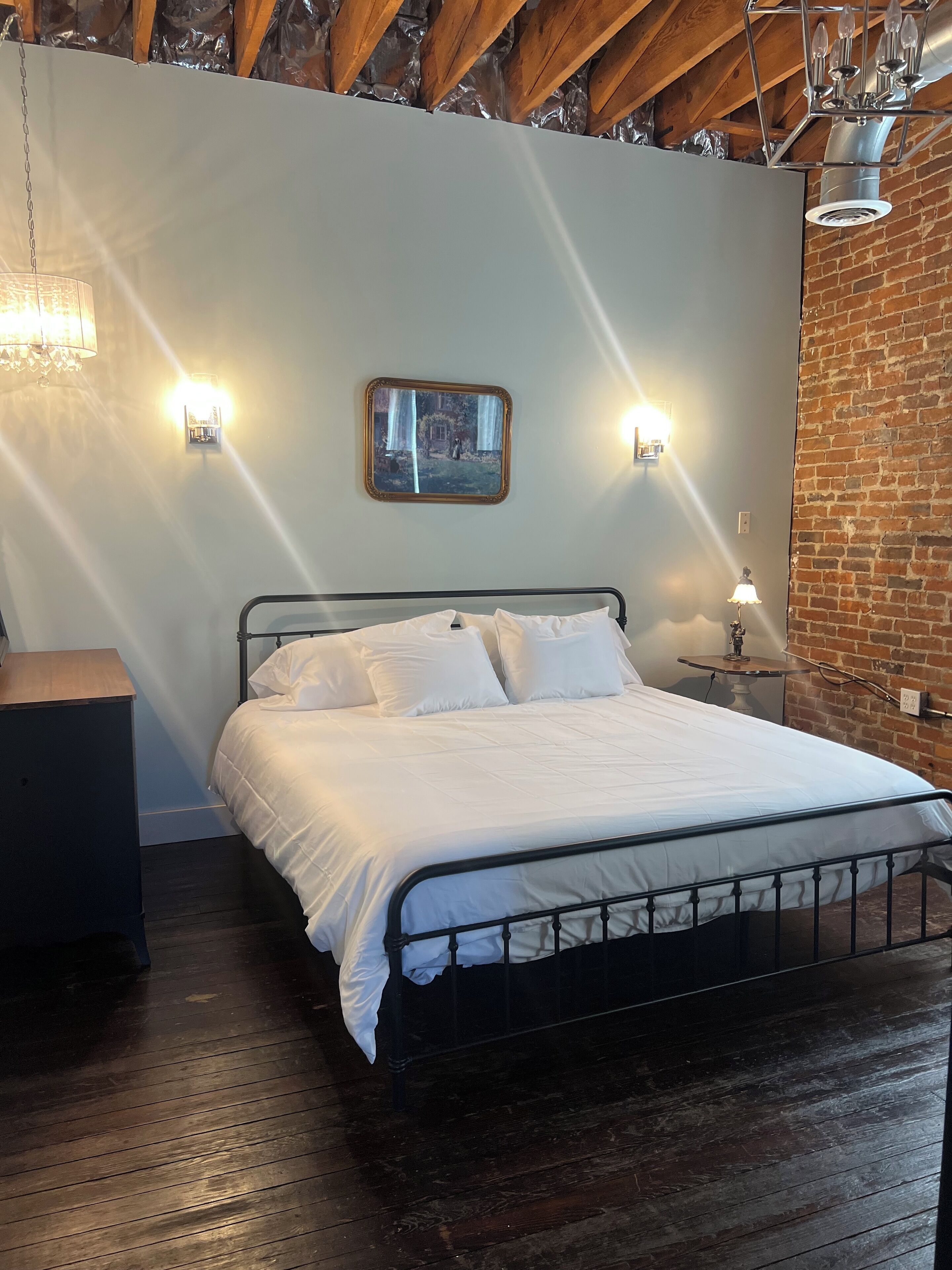 WiFi, bed sheets