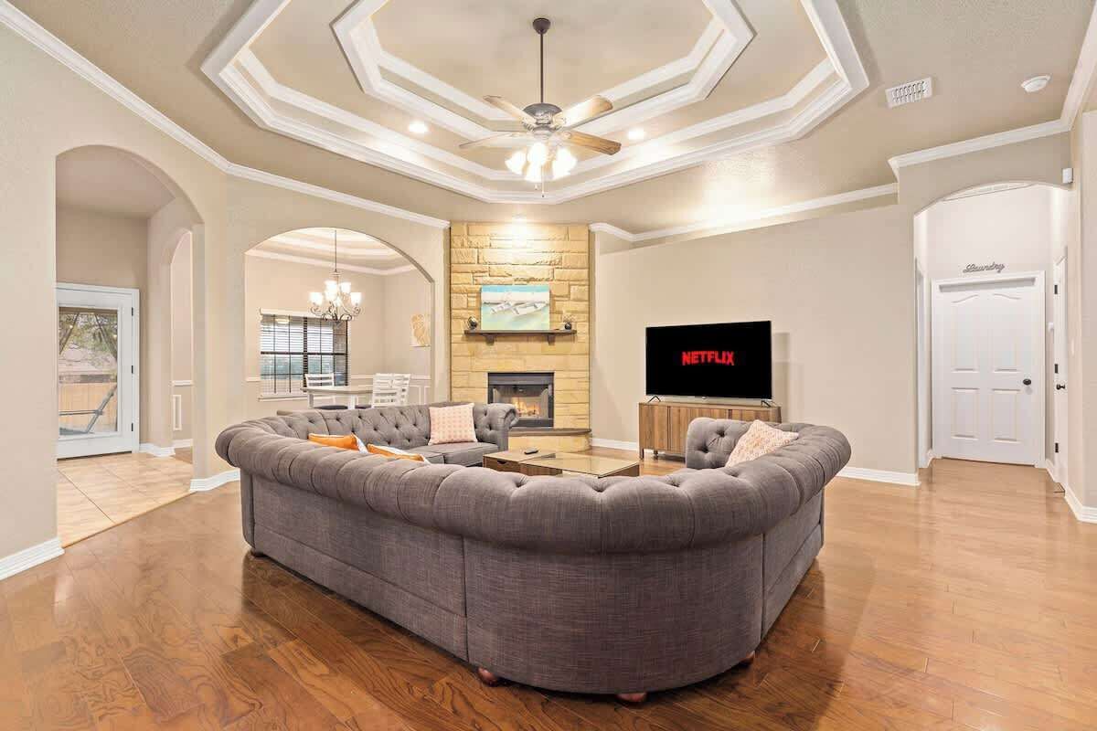 Pet-friendly Villa W/ Backyard & Ev Charger, Near Fort Hood - Professionally Managed By Stay Albatross | Furnished Rentals - Killeen, TX