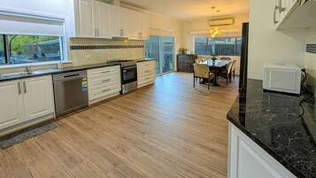 Microwave, oven, stovetop, dishwasher