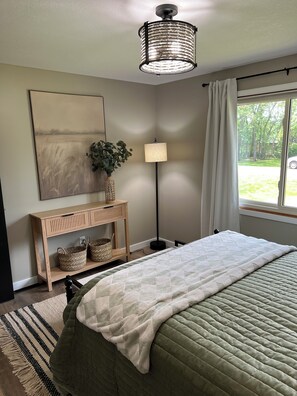 WiFi, bed sheets - 3-bedroom house on Silver Lake in Battle Lake (Battle Lake)