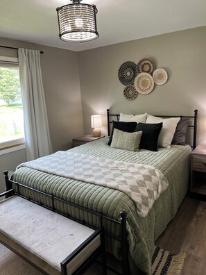 WiFi, bed sheets - 3-bedroom house on Silver Lake in Battle Lake (Battle Lake)