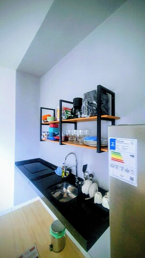 Fridge, microwave, stovetop, coffee/tea maker - Std umarizal AP (Belém)