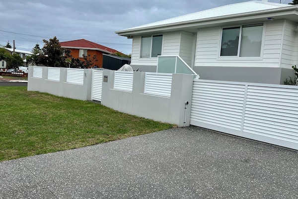 Entire Attached Granny Flat - Sleeps 4