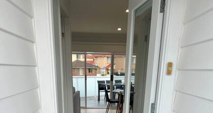Entire Attached Granny Flat Home - Sleeps 4! 150 metres to the Water Front!
