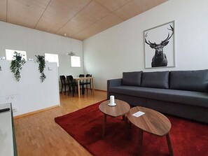 TV - Chalet Solitude by Interhome (Lenk)