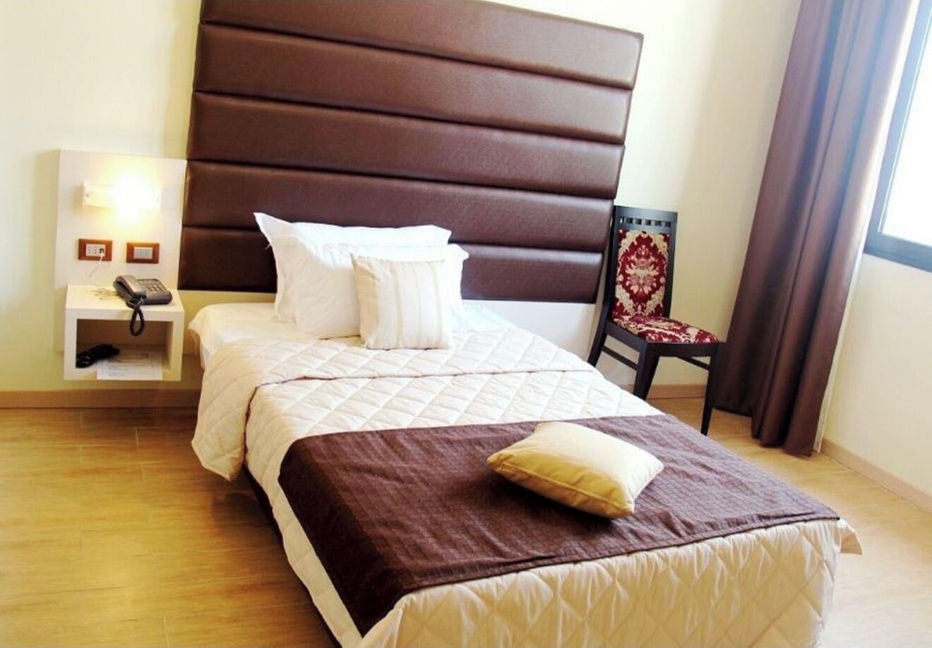 Basic-Einzelzimmer | Zimmersafe, Schreibtisch, Verdunkelungsvorhänge, kostenloses WLAN