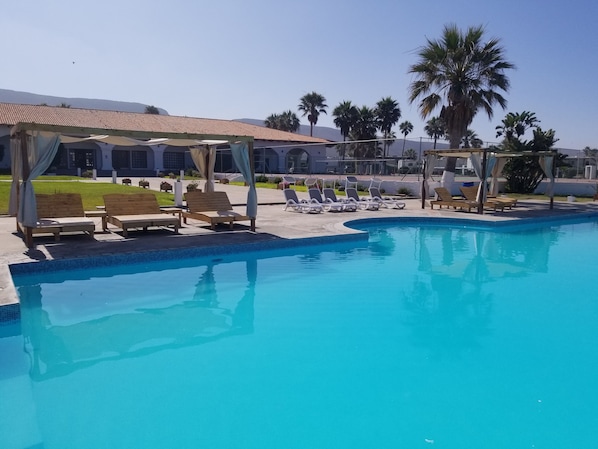 Outdoor pool - Baja Seasons (Puerto Salina)