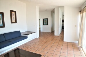 Familievilla, terrasse, strandutsikt | Innvendig