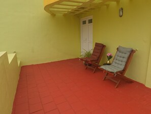 Terrace/patio - Minimalist Retreat Near to CJB Airport (Uppilipalayam)