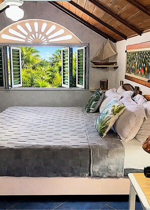 Tabla de planchar con plancha, wifi y ropa de cama 