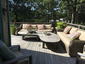 Property grounds - Much admired stylish retreat on 1/2 acre of lush gardens. Inviting & Comfortable (Wellfleet)