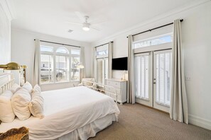 3 slaapkamers, een strijkplank/strijkijzer, gratis wifi, beddengoed