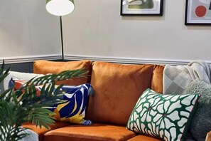 Interior - Kent Retreat Book Today and Relax (Gravesend)