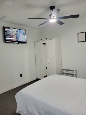 1 室のベッドルーム、WiFi、ベッドシーツ