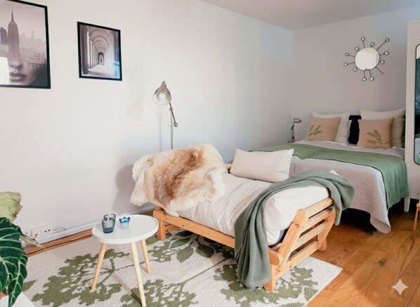 1 bedroom, free WiFi, bed sheets