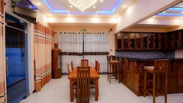 تناول الطعام