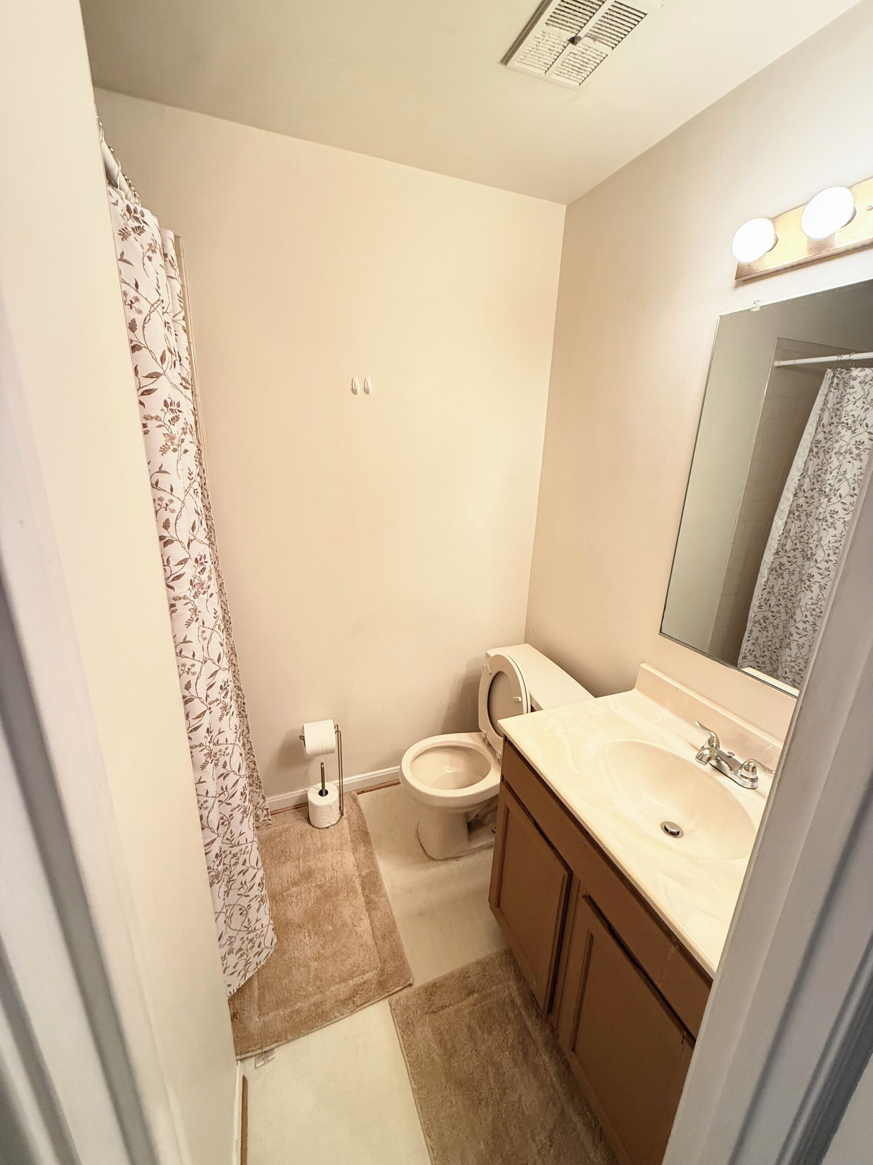 提供毛巾、廁紙