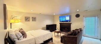 Cozy 1-bedroom studio in tranquil Laurel with AC