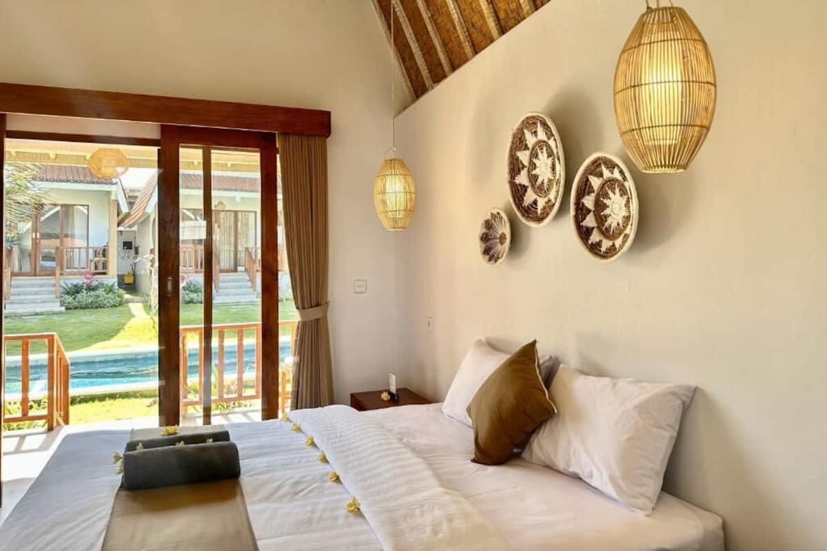 In-room safe, desk, iron/ironing board, free WiFi