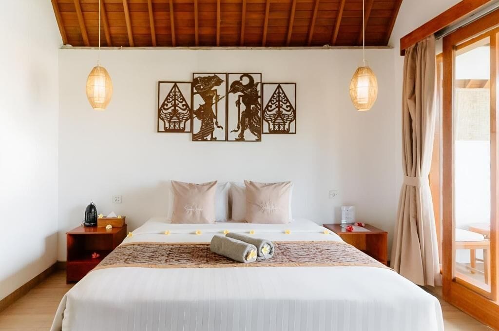 Deluxe Double Room, Pool View | In-room safe, desk, iron/ironing board, free WiFi