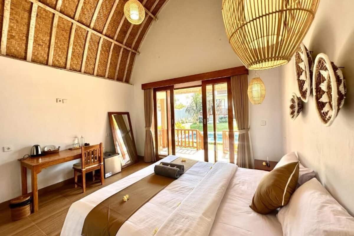 In-room safe, desk, iron/ironing board, free WiFi