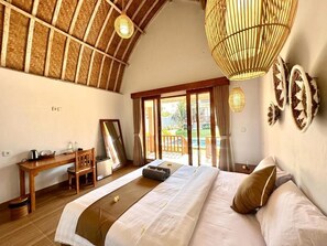 Deluxe Double Room, Pool View | Peti besi dalam bilik, meja, seterika/papan seterika, Wi-fi percuma 