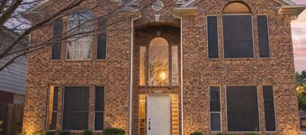 Huge 5BR Houston House • Comfortable Stay for Large Groups