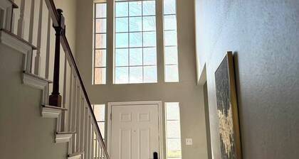 Huge 5BR Houston House • Comfortable Stay for Large Groups