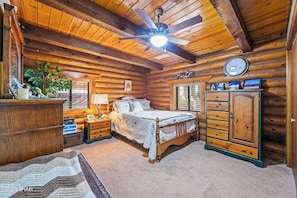 3 bedrooms, desk, iron/ironing board, WiFi
