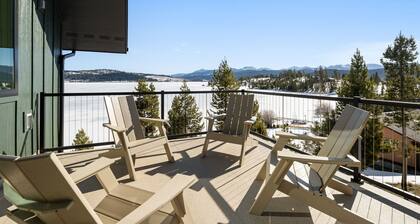 Cozy Georgetown Lakefront Cabin with Private Dock that Sleeps 6-8
