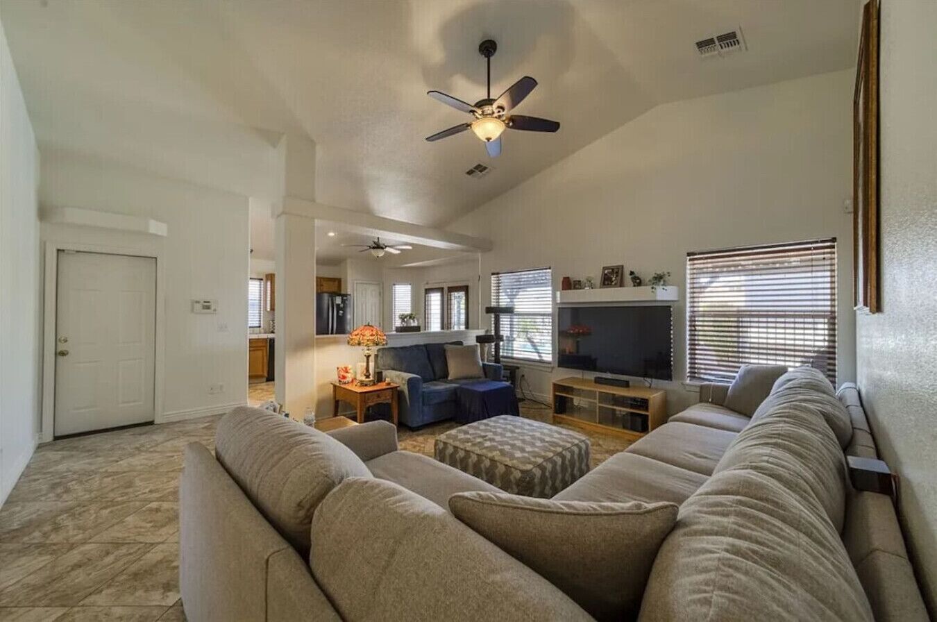 Télévision, table de tennis de table