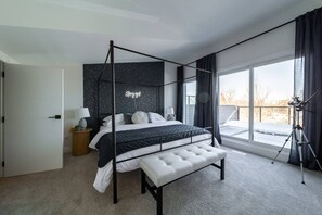 4 chambres, bureau, fer et planche à repasser, lit parapluie